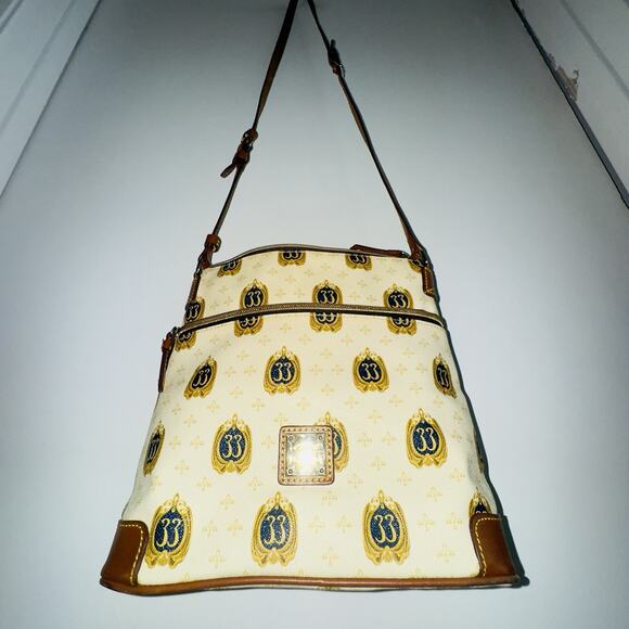 2015 Disneyland Club 33 Logo Dooney & Bourke Letter Carrier Handbag Crossbody LE - Picture 13 of 13